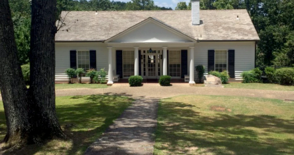 Hidden Heritage: Exploring Warm Springs, Georgia’s Historic Heart on Spring Street