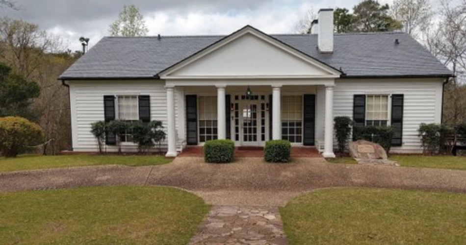 Hidden Heritage: Exploring Warm Springs, Georgia’s Historic Heart on Spring Street
