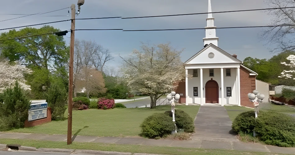 Porch Swings, Peach Pies & Spring Street Finds: Your Warm Springs Day Trip Guide
